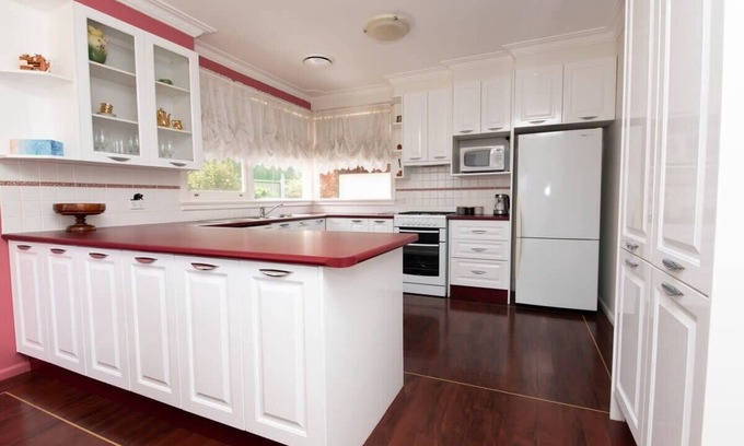 Bletchington Maison | Oak St | Perfect Home Away From Home, Close to CBD