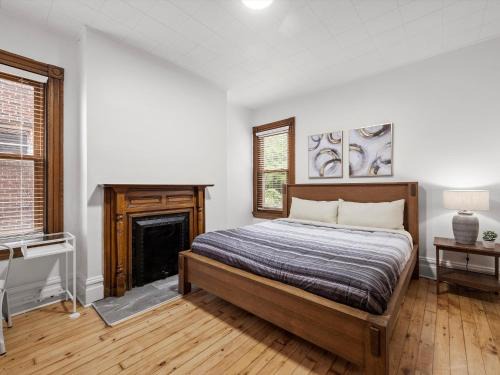 South Oakland Maison | Oakland, Pittsburgh !D Modern and Stylish Private Bedroom with Shared Bathroom