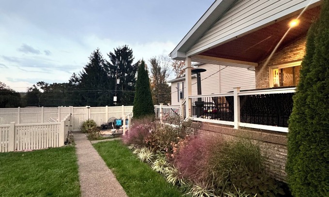 Plum Maison | Oakmont 5-bedroom house, 1-2 min walk to US Open 2025 Golf Course