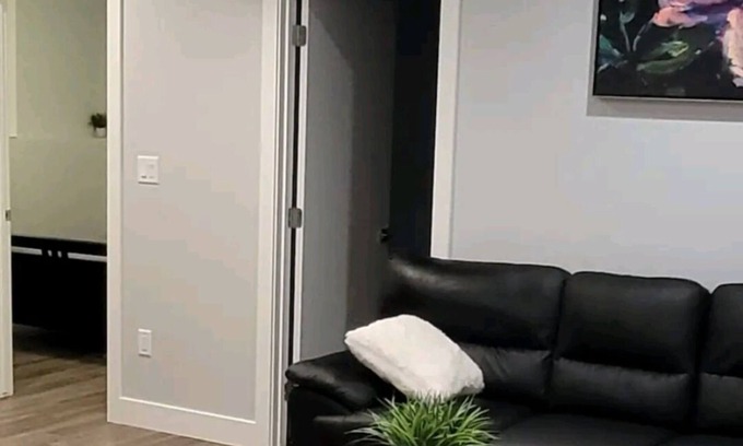 Saskatoon Maison | OASIS COZY SUITE