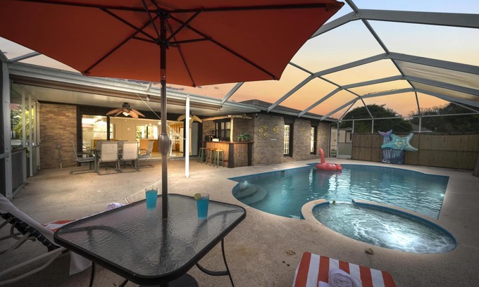 Indian River Estates Maison | Oasis home 3/2 outdoor paradise, fire pit & relax!