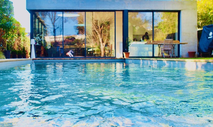 Cauderan Villa | Oasis de verdure et de tranquillité avec piscine et sauna