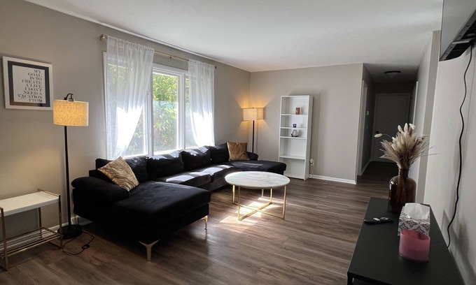 Maple Grove Maison | Oasis Of Maple Grove