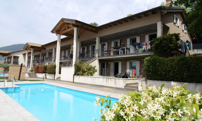 Caprino Veronese Maison | Oasis on Lake Garda with private outdoor Jacuzzi