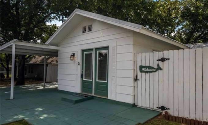 Granbury Maison | 🧜♀️ Oasis Paradise Guesthouse