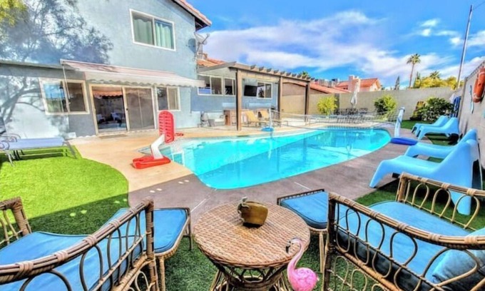 Chinatown Maison | Oasis w/Opt Heated Pool & Billiards- Mins to Strip