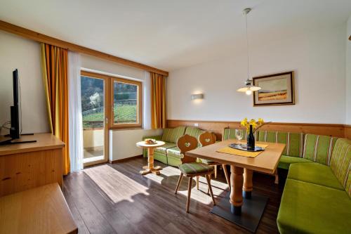 Lagundo Appartement | Obermoarhof Hönigspitze OG Deluxe