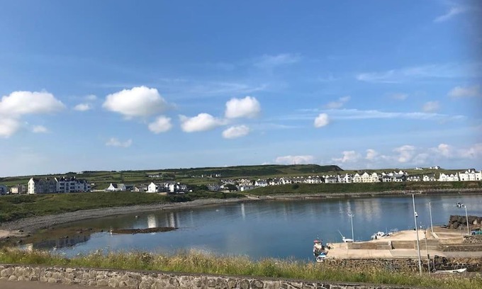 Portballintrae Appartement | Obsidian: Arguably the best view in Portballintrae