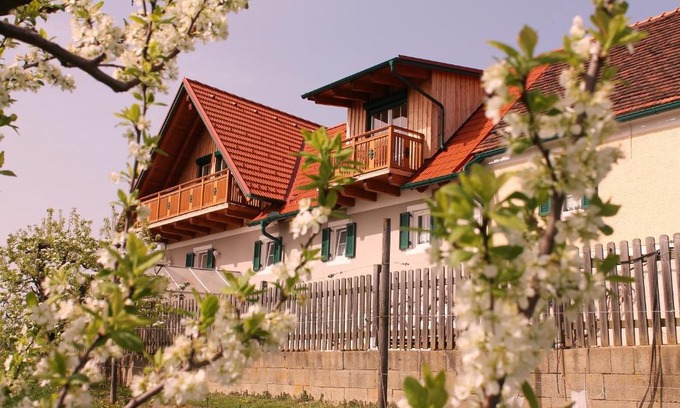 Eichkogl Maison | Obst & Gästehof Brandl