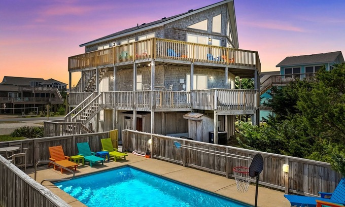 Waves Maison | OBX Pool Beachfront Hot Tub 5Bed Volleyball Arcade