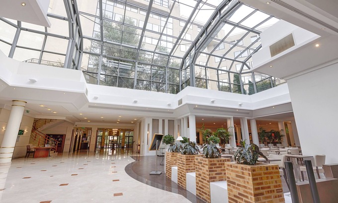Levallois-Perret Hôtel | Evergreen Laurel Hotel