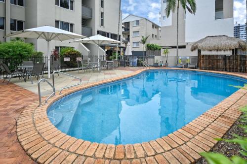 Caloundra Appartement | Ocean and Passage View, Steps to Beach and Cafés