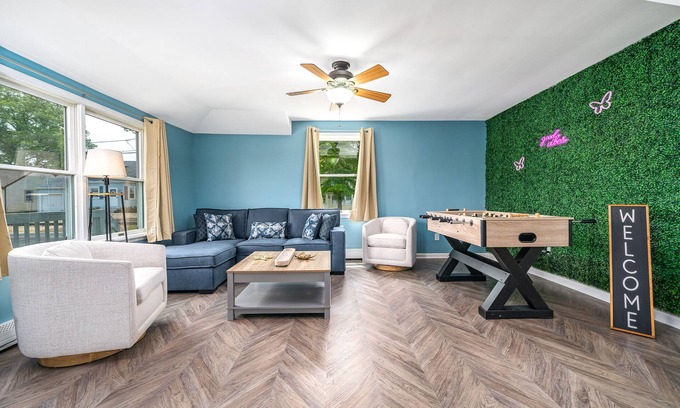 Ocean Gate Maison | Ocean Breeze Oasis with Pool, Arcade Games & Karaoke Machine!