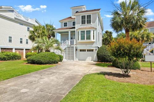 Litchfield by the Sea Maison | Ocean Breezes 4 Bedroom 4 Bath with Amenities