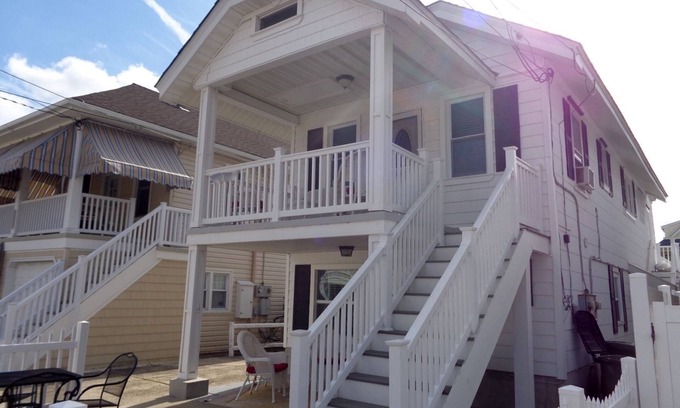 North End Maison | Ocean City home one block from beach