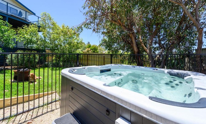 Kilcunda Maison | Ocean & Country Views, Spa, Pets Welcome, Fireplace - Your Ocean Oasis 10 minutes to Phillip Island