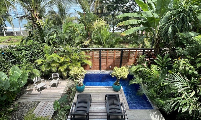 Puerto Viejo de Talamanca Maison | Beach Front Paradise, vue sur la mer, piscine, internet sans fil