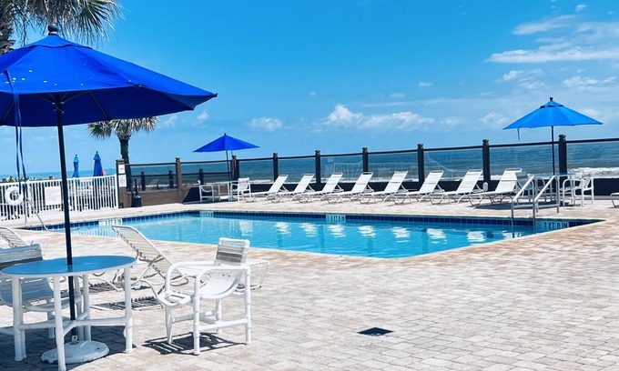 Bostwick Park Copropriété | ~ Ocean ~ Daze ~ Hideaway ~ Modern Studio near the Beach ~