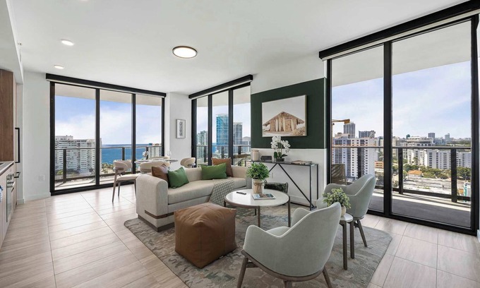 North Beach Appartement | Ocean Dreams Chic 2BR Getaway Minutes from Miami's Top Attractions!