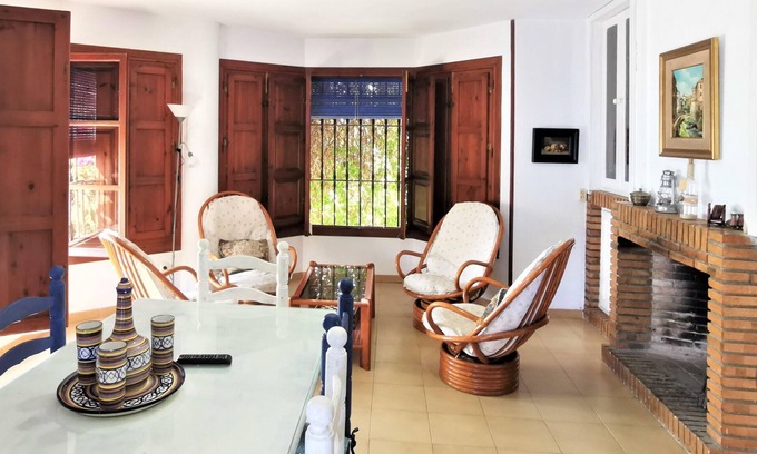 Calahonda Maison | Ocean front beach house in Playa de Calahonda