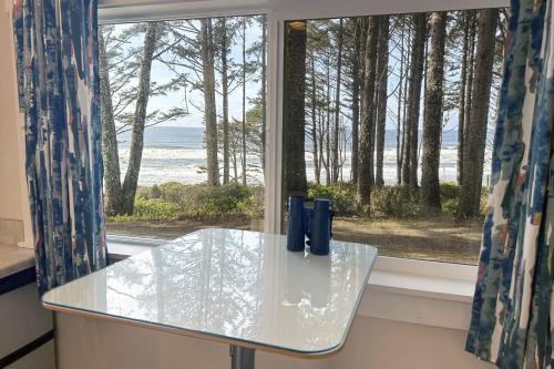Yachats Appartement | Ocean Front, Cottage at Oregon House, Stairs to the Beach!