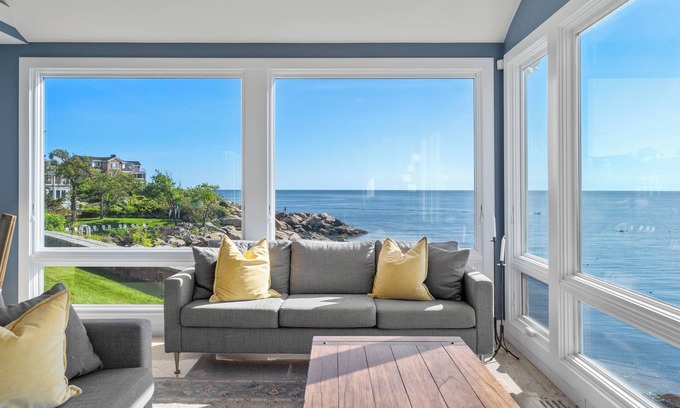 Rockport Maison | Ocean Front Guest House