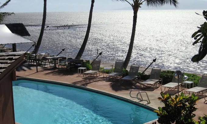 Kaunakakai Maison | Ocean Front King: Panoramic Sea Views Meet Polynesian Elegance in Molokai
