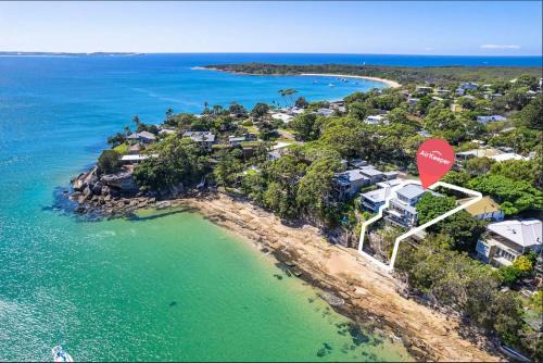 Bundeena Maison | Ocean Front Luxury The Lambeth Walk
