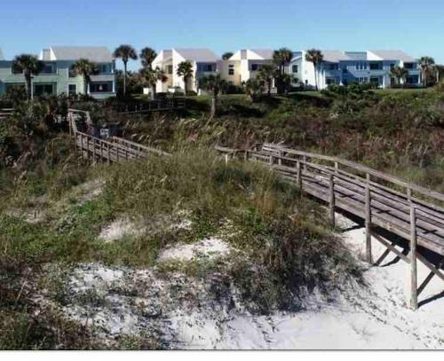 Almont Appartement | Ocean Front on Crescent Beach