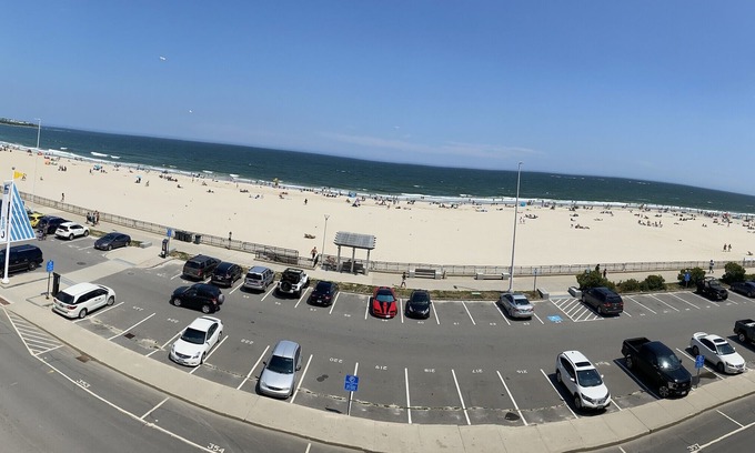 Hampton Copropriété | Ocean Front Pent House Beautiful Beach View Full Furnished Family Vacation Condo