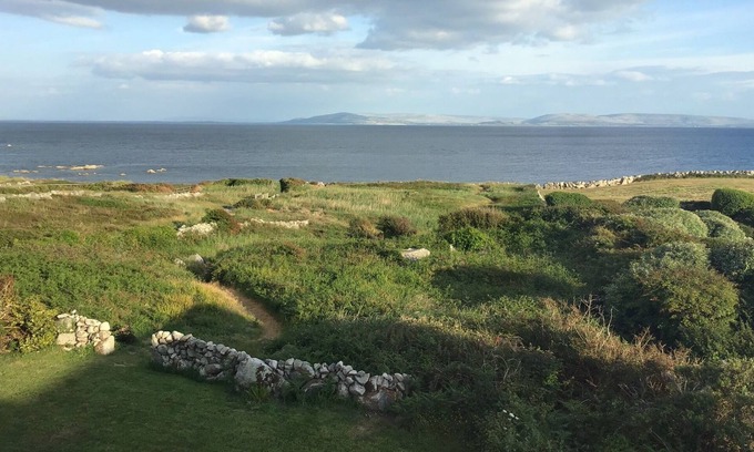 Galway Maison | WEEK 13-20 AUG AVAILABLEStunning 4 bedroom Ocean Front House.