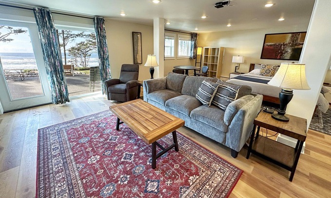 Yachats Appartement | Ocean Front Studio, Heron at Oregon House, Stairs to the Beach!