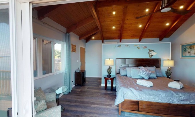 Kaunakakai Maison | Ocean Front Suite: with Seating Area and Balcony, Outdoor Pool, Pets Are Welcome
