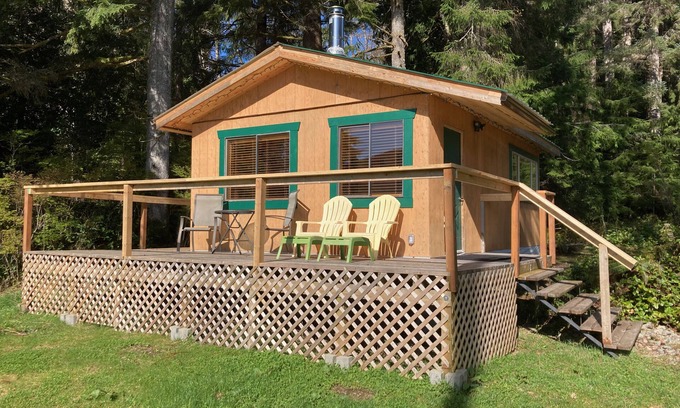 Quatsino Cabine | Ocean Front wilderness Cabin, brand new - Spa bathroom, fully equipped Kitchen