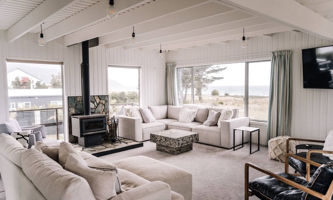 Rarangi Maison | Ocean Paradise in Wine Country