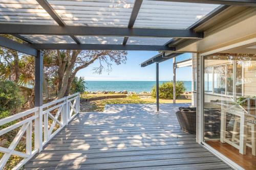 Beachmere Maison | Ocean Pearl - 3 bedroom beachfront property!