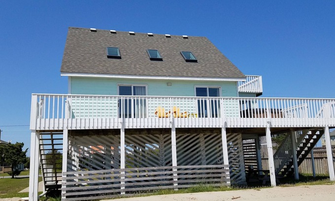 Rodanthe Maison | Oceanside 3BR / 2Bath maison avec de superbes vues et 3 min à pied d'un accès facile à la plage