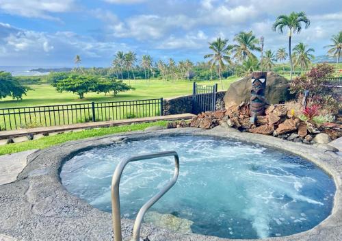 Punaluu Appartement | Ocean-View 1BR Condo on Black Sands Beach, Pool, Hot Tub