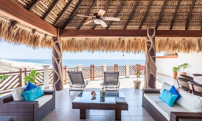 San Pedro Mixtepec Station Balnéaire | Ocean View 2 Bedroom Penthouse with Resort Amenities Steps from the Beach!