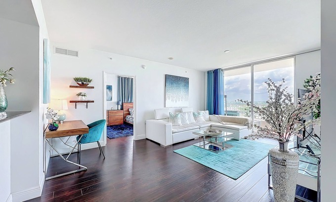 Ocean Ridge Appartement | Ocean View 3 Bedroom Apartment in Boynton Beach, Pool, Fitness Room + More!