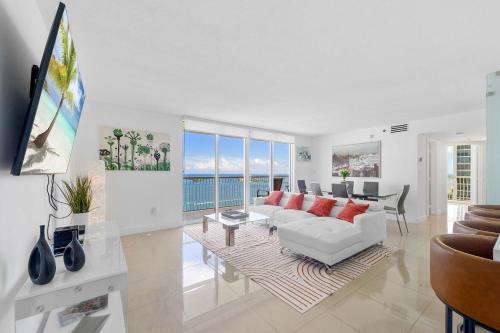 Brickell Maison | Ocean View 3BR Penthouse Brickell Miami
