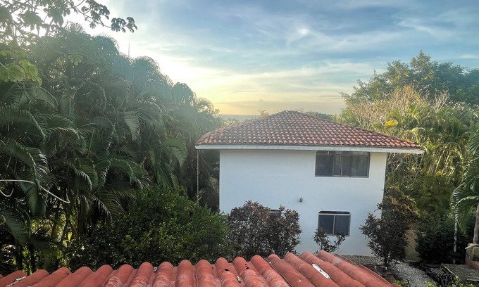 Montezuma Maison | Ocean view Casa Conchal tropical setting surrounded by wildlife 4 min to beach
