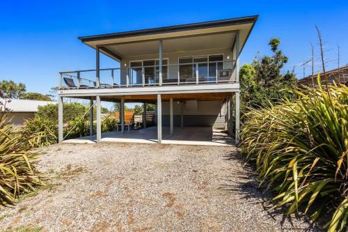 Rhyll Maison | Ocean View Escape w 3BR & 2BA
