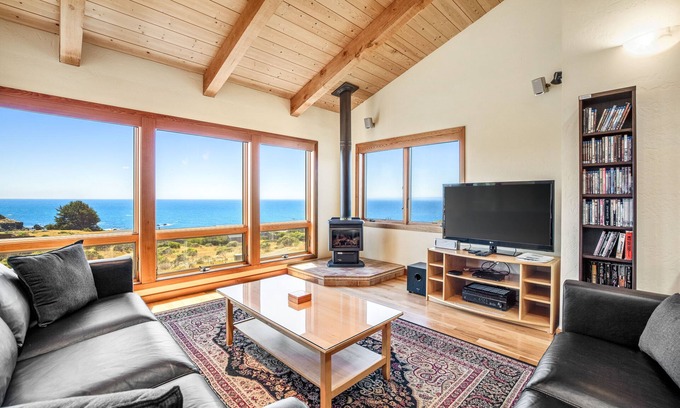 Sea Ranch Maison | Un bain à remous privé, piscine partagée, vue sur l'océan et près de Pebble Beach!