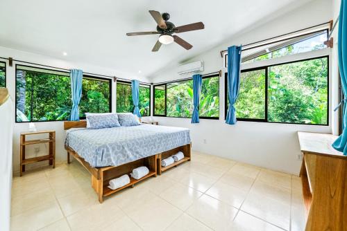 Pavones Cabine | Ocean View Modern Dream House 1