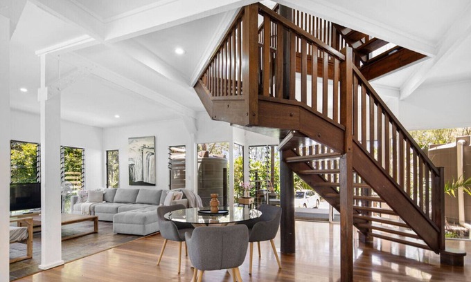 King Scrub Maison | Ocean View Mountain Treehouse