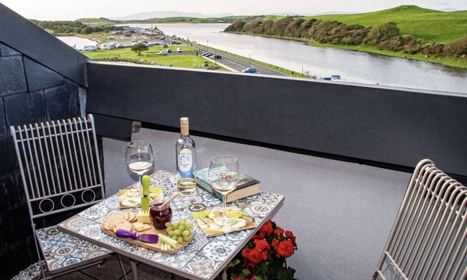 Westport Appartement | Ocean View Penthouse, The Harbour Mill, Westport
