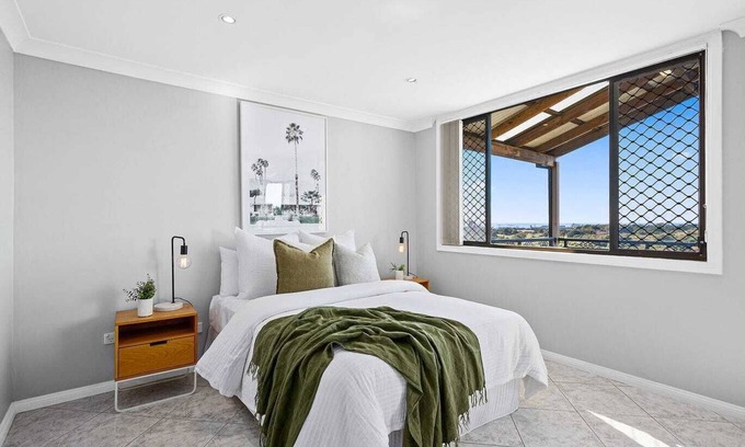 Lake Heights Maison | Ocean-View Retreat for Family Getaways