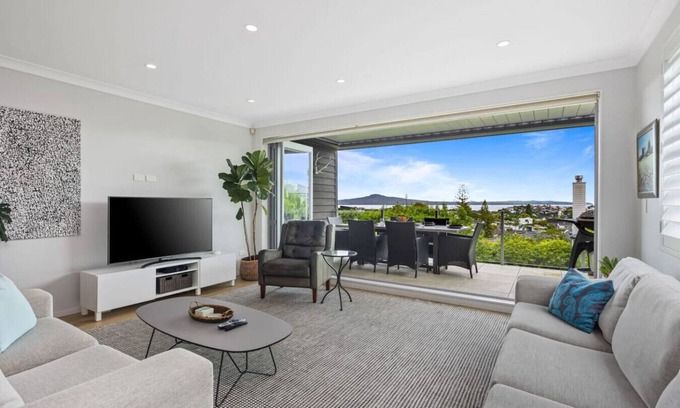 St. Heliers Maison | Ocean View Spacious 5BR Retreat for Families