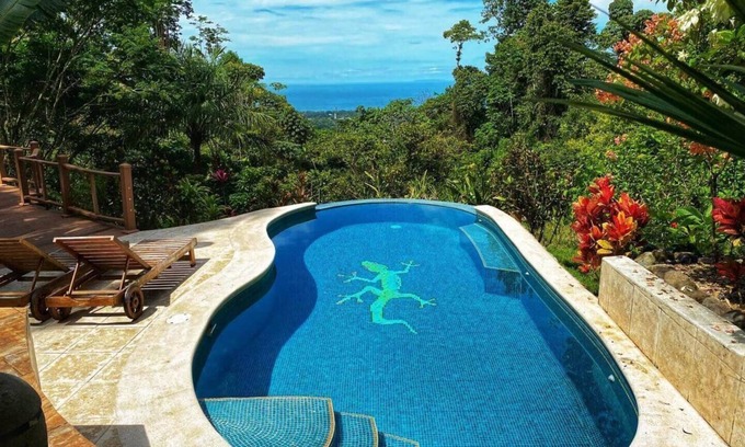 Ballena Maison | Ocean views and privacy above Uvita